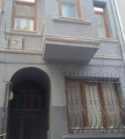 Taksimde 4 Kisilik Ters Dublex Daire