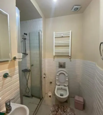 Taksimde 4 Kisilik Ters Dublex Daire Apartmán