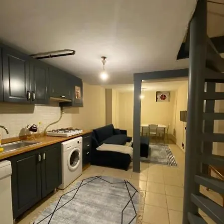 Taksimde 4 Kisilik Ters Dublex Daire شقة اسطنبول